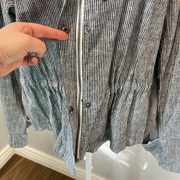 Loft Blue & White Stripe Linen Cotton Blend Cropped Jacket Size Large - Picture 4 of 10
